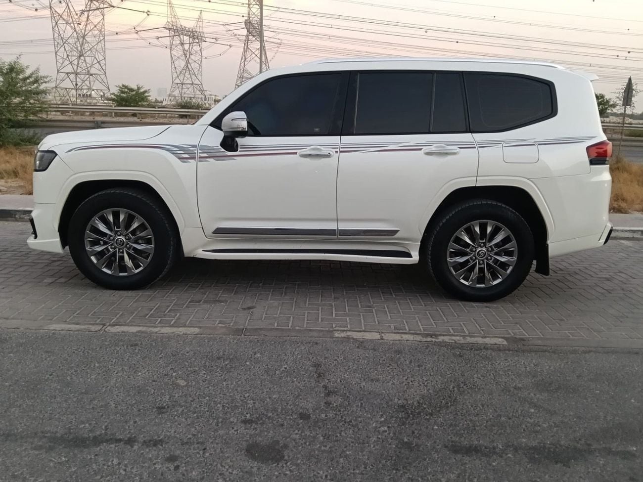 Toyota Land Cruiser VXR Twin Turbo 3.3L Diesel model 2022 Very neat and clean Title