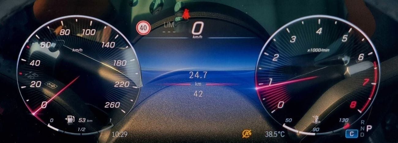 Mercedes Benz GLB200 STANDARD SUV 7 Seater Under Warranty 2025 GCC