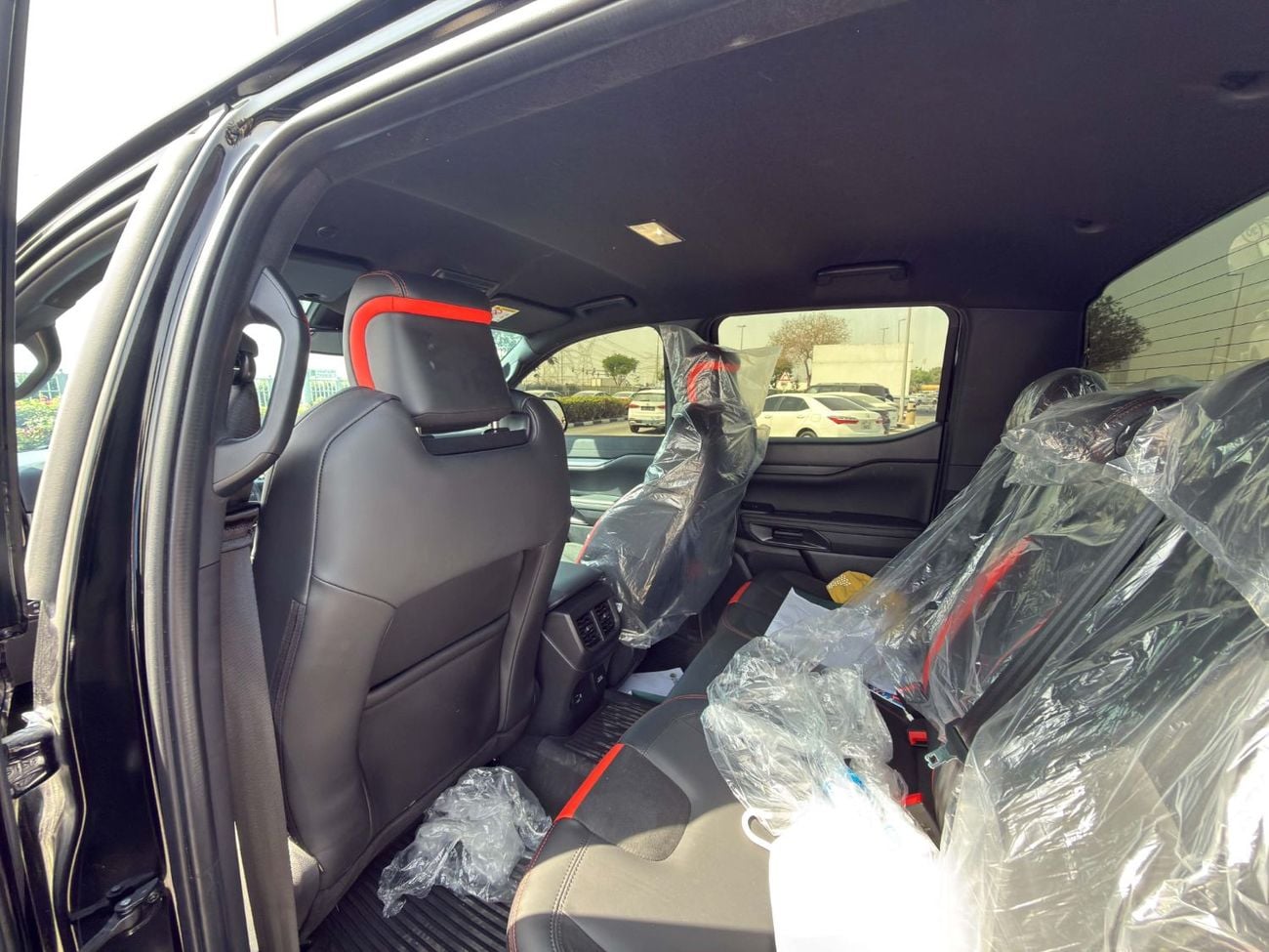 Ford Ranger RAPTOR GCC SPEC LESS KILOMETER