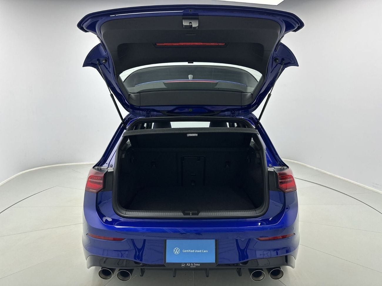 Volkswagen Golf R - PERFORMANCE Golf R Package 1 - Performance Exhaust 2L | 315HP 4MOTION | Top Spec | Drift Mode | GCC Specs