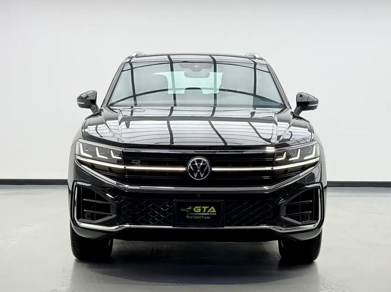 Volkswagen Touareg R-Line, VW Warranty + Service Pack, Full VW Service History, GCC