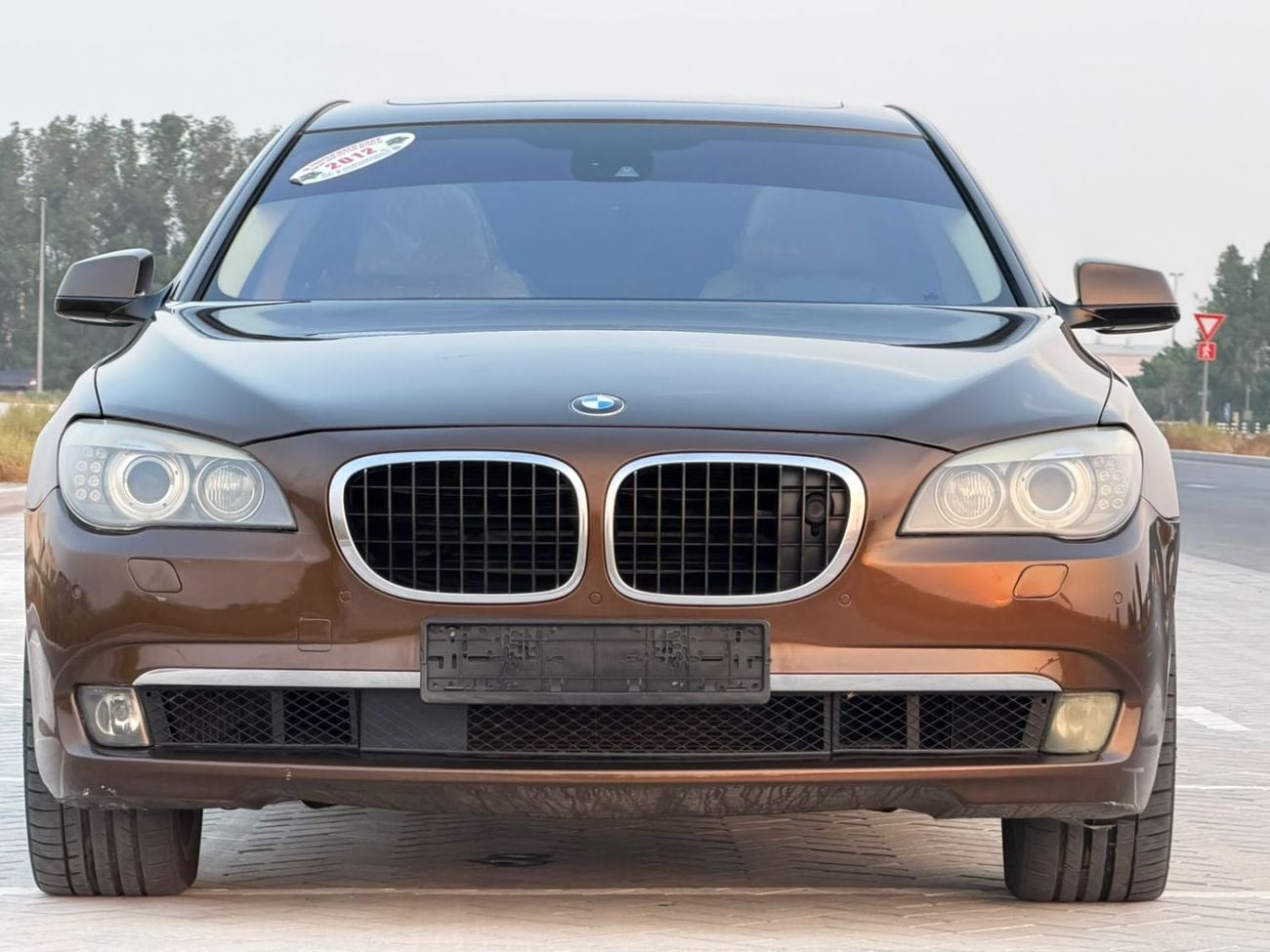 BMW 750Li EXCLUSIVE 4.4L V8 twin-turbo engine producing 407 hp, 8-speed