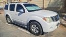 Nissan Pathfinder LE