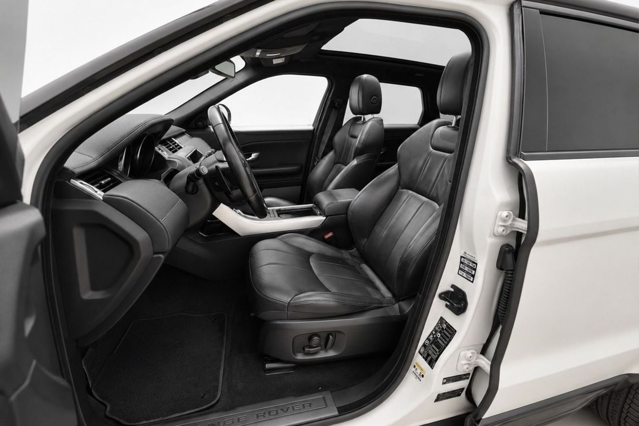 Land Rover Range Rover Evoque SE l GCC Specs | 2 Keys | AED 1,175 / Monthly