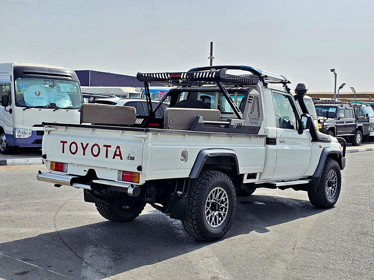 Toyota Land Cruiser Pick Up 2017 TOYOTA LAND CRUISER PICK UP RHD DIESEL MANUAL 4.5L (PM00632)