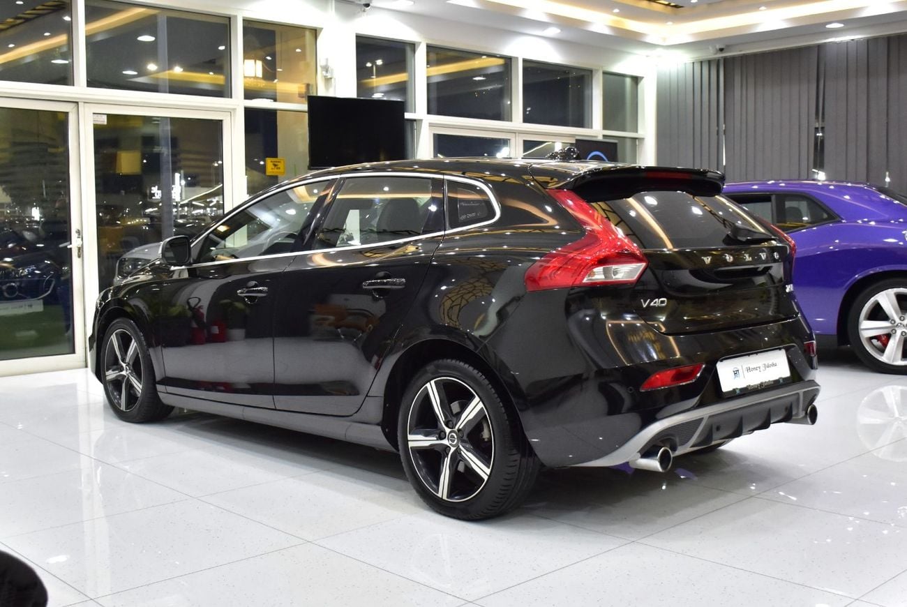 فولفو V40 R DESIGN EXCELLENT DEAL for our Volvo V40 T5 R-Design ( 2018 Model ) in Black Color GCC Specs