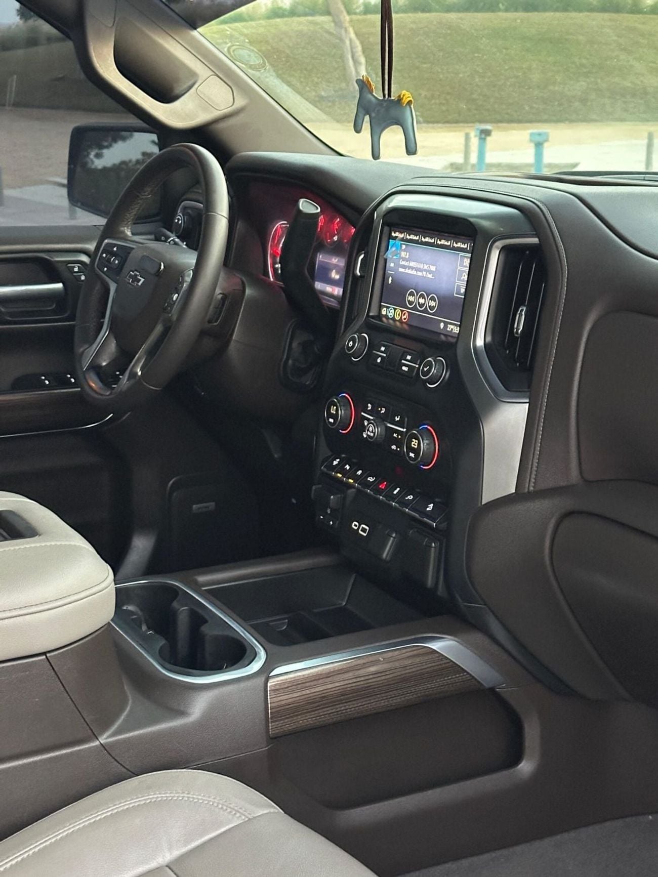 شيفروليه سيلفارادو 1500 CREW/CAB RST