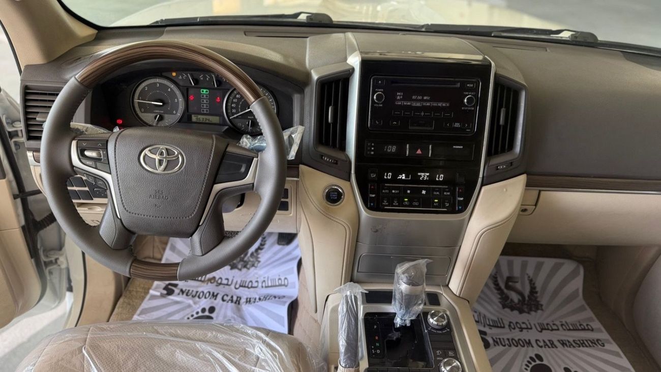 تويوتا لاند كروزر GXR DIESEL V8 LHD