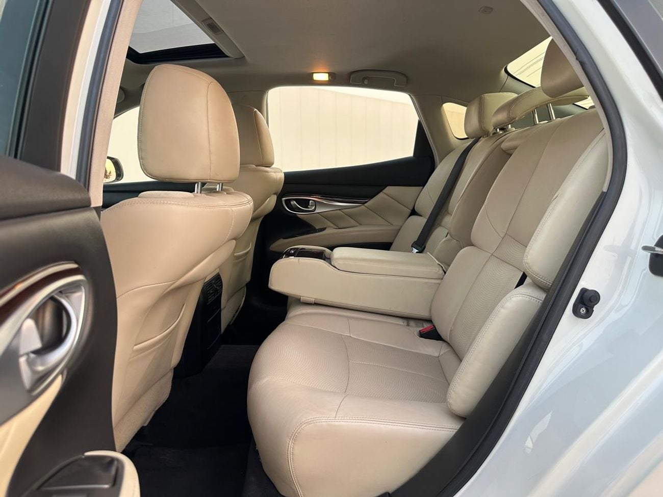 إنفينيتي Q70 إكسيلنس