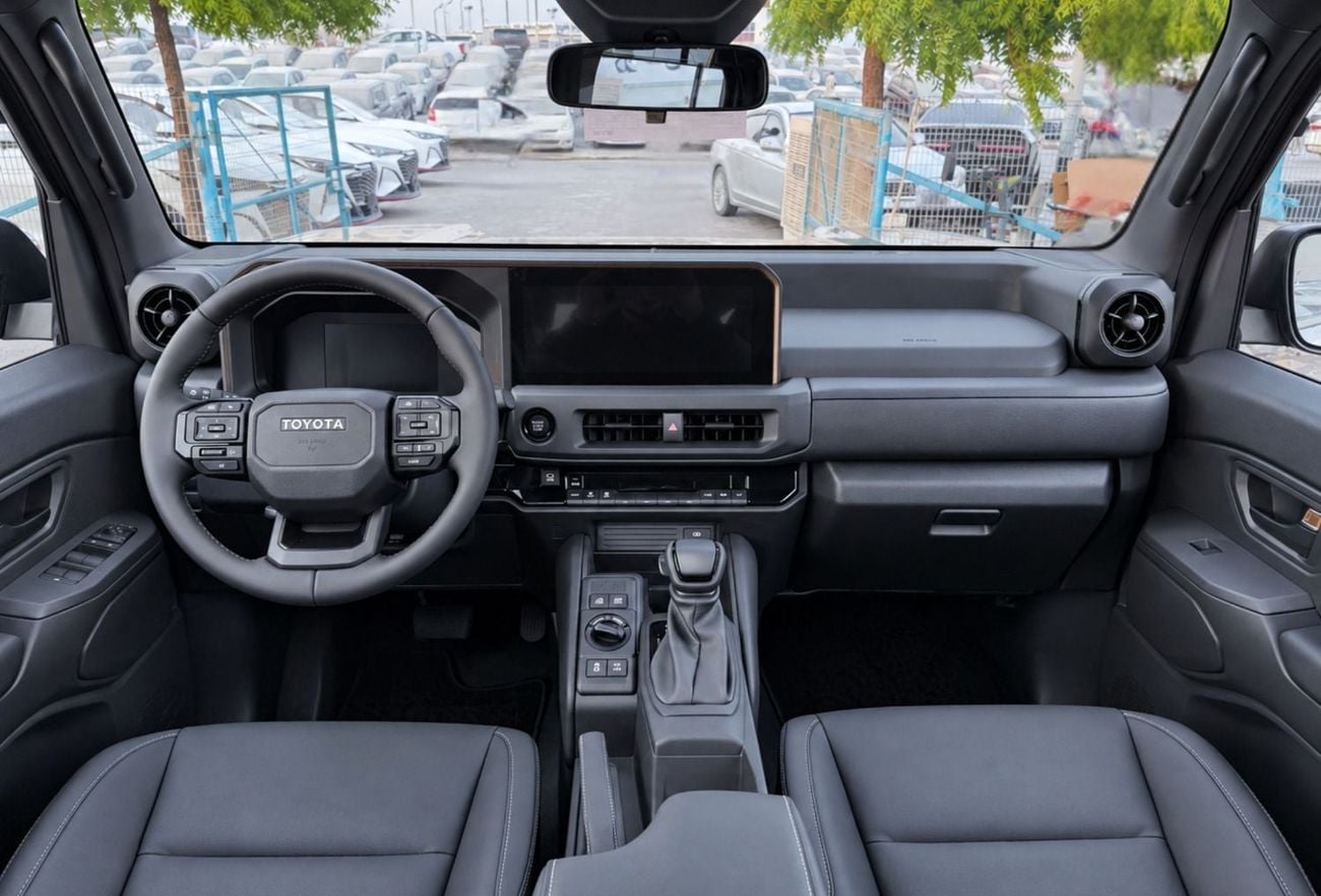 Toyota FJ Cruiser GXR 2.7 GCC AWD