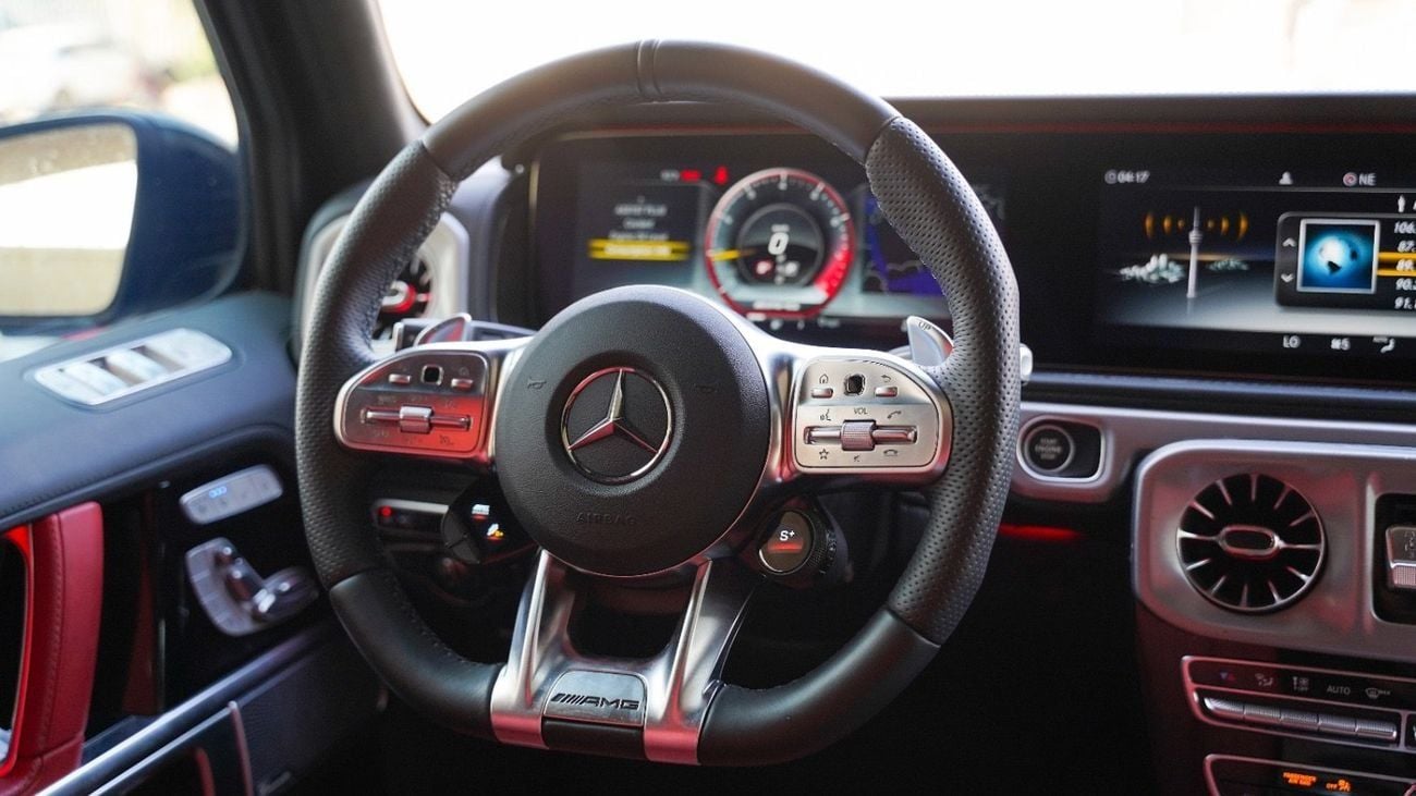 Mercedes Benz G 63 AMG 4X4² Engine & Performance • Engine Type: 4.0-liter V8 biturbo AMG-built engine.  • Horsepower: Approx