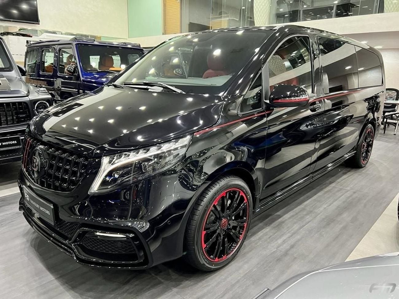 Mercedes Benz V 250 AVANTGARDE/E VIP BUSINESS VAN – FULL LUXURY OPTION | BRAND NEW | GCC | 2023 ORIGINAL BRABUS BODY KIT WITH CERTIF