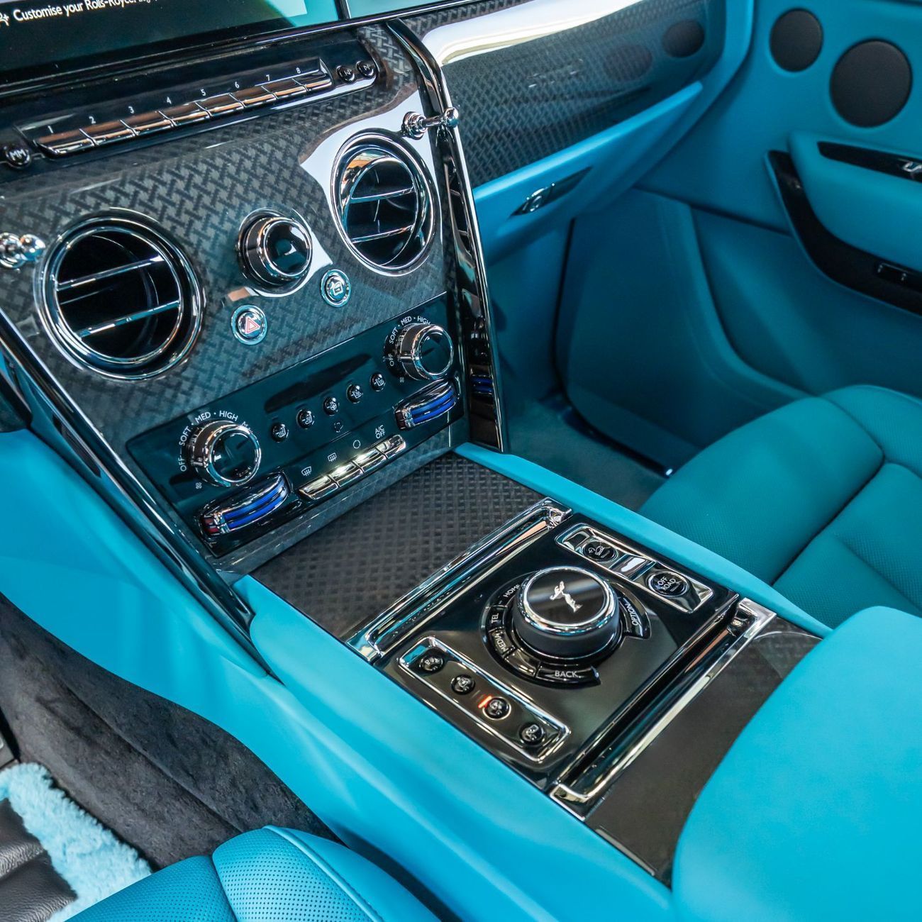Rolls Royce Cullinan BLACK BADGE