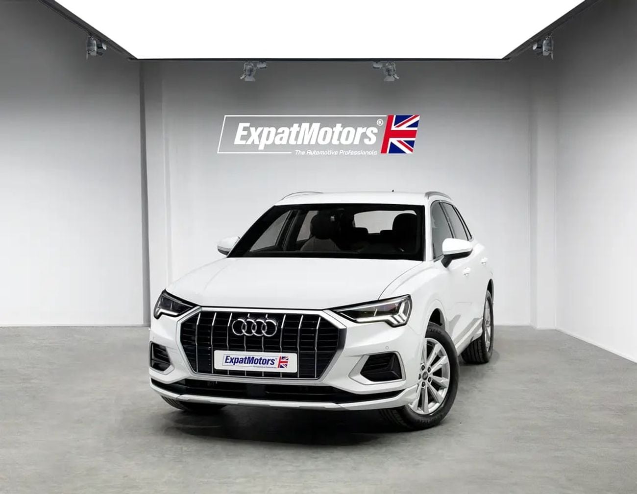 Audi Q3 35 TFSI ADVANCED Full Dealer Service History • GCC