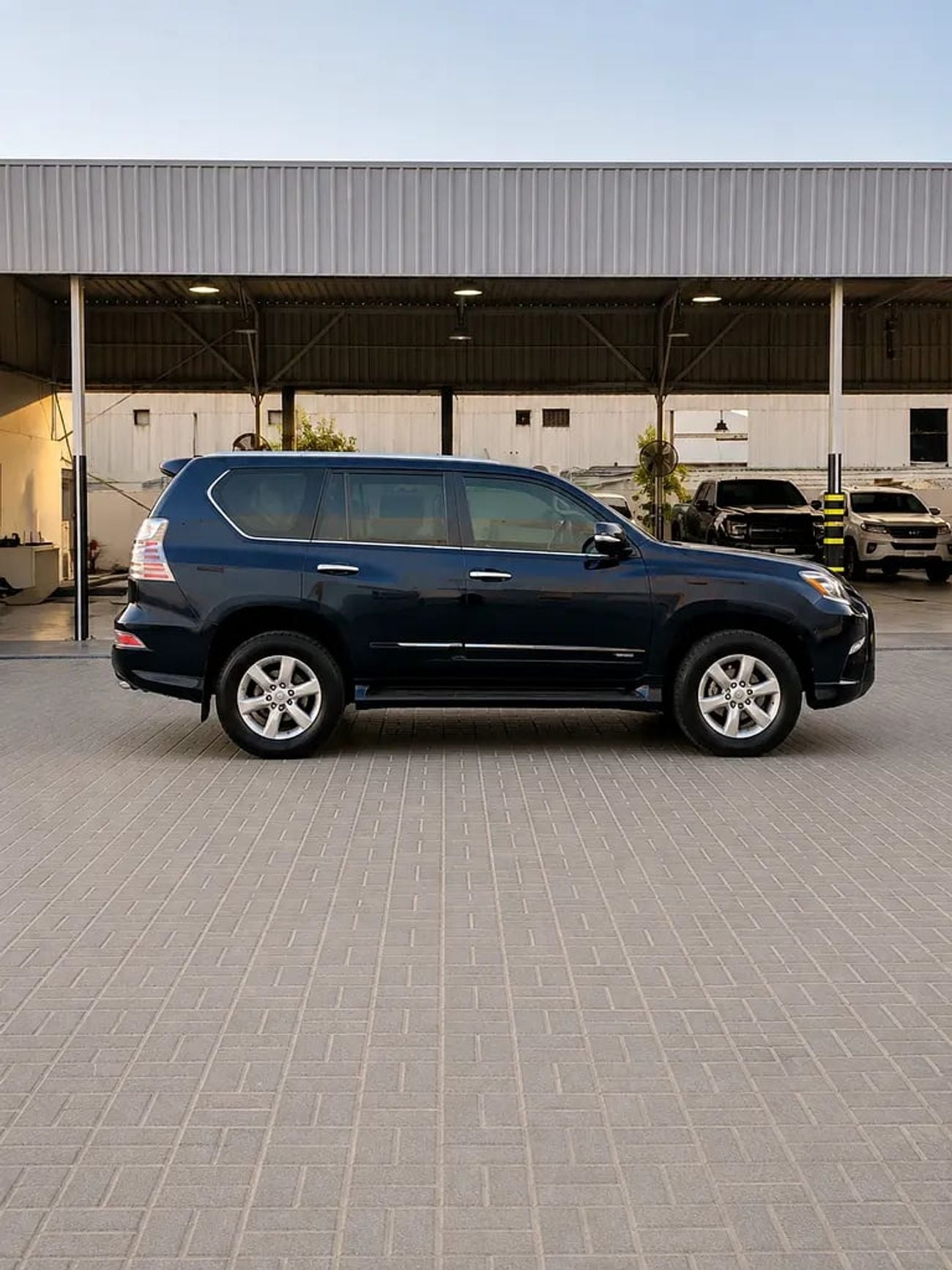 Lexus GX460 PREMIER 2,730 P.M | GX460 | PREMIER | V8 | FULL AGENCY SERVICE | ORIGINAL PAINT