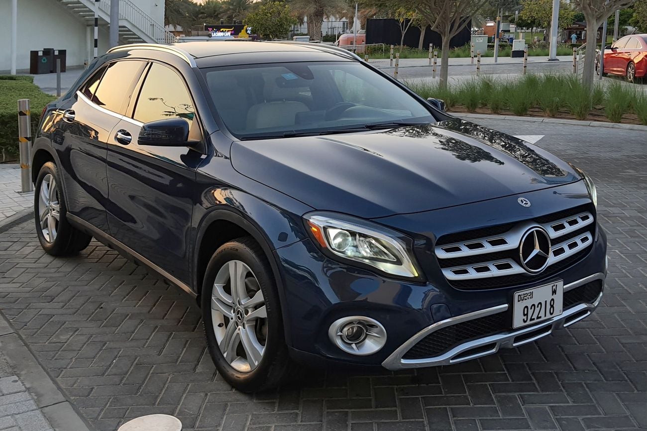 Mercedes Benz GLA250 STANDARD
