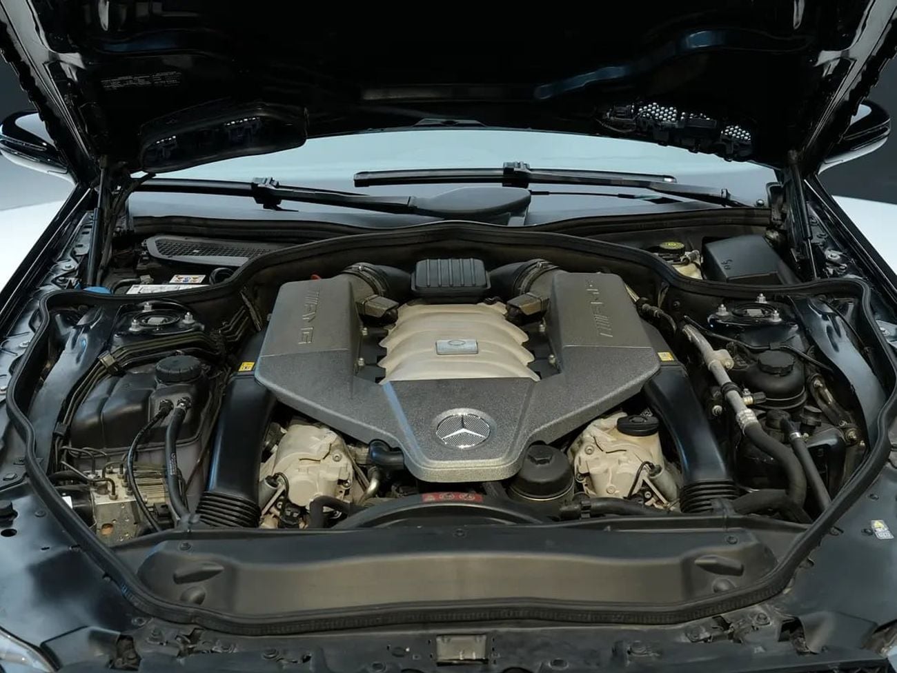 مرسيدس بنز SL 63 AMG SL 63 AMG - American Specs, High-Performance Convertible