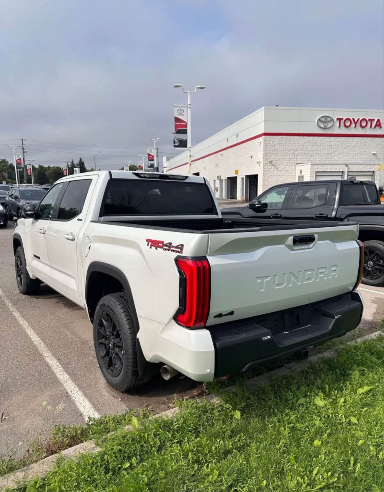 Toyota Tundra TRD OFFROAD 3.5L V6 PETROL FULL OPTION