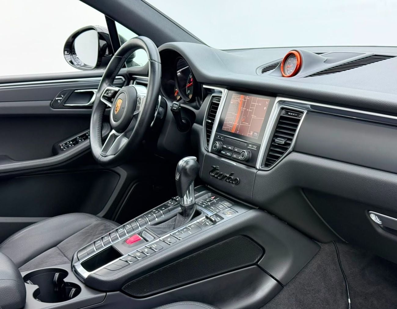 بورش ماكان TURBO
