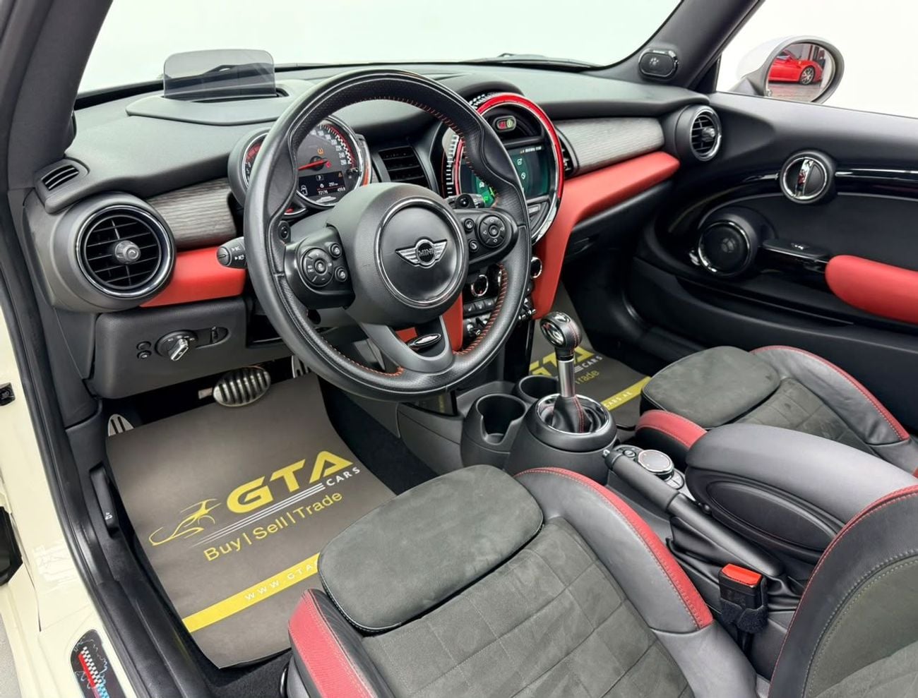 Mini John Cooper Works STANDARD 2018 Mini Cooper John Cooper Works, Service History, Fully Loaded, Excellent Condition, GCC