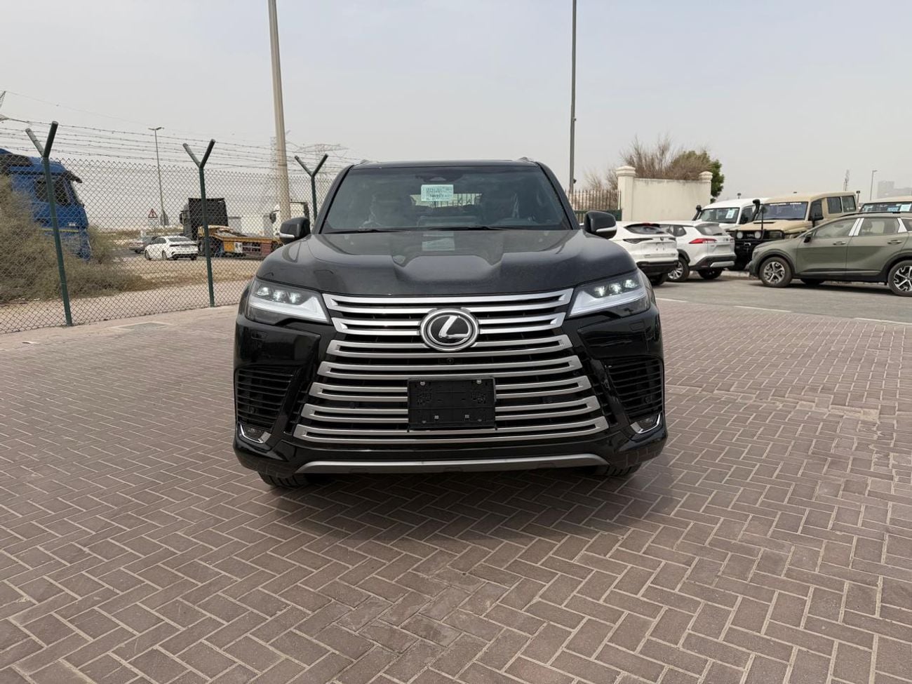 لكزس LX 700h SIGNATURE
