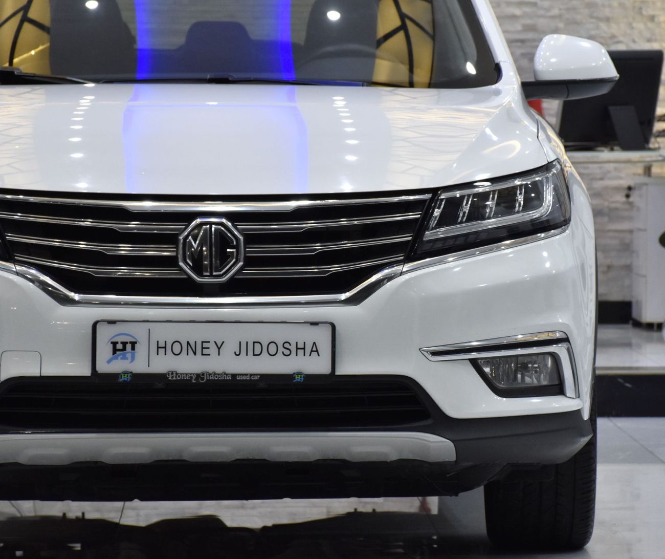 MG RX5 LUXURY EXCELLENT DEAL for our MG RX5 AWD 30T ( 2022 Model ) in White Color GCC Specs
