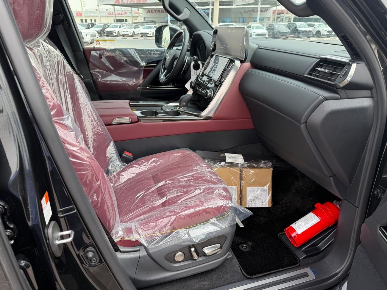 لكزس LX 700h SIGNATURE