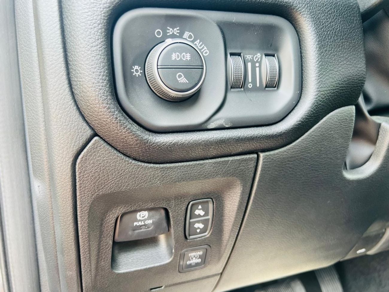 RAM 1500 LARAMIE CREW