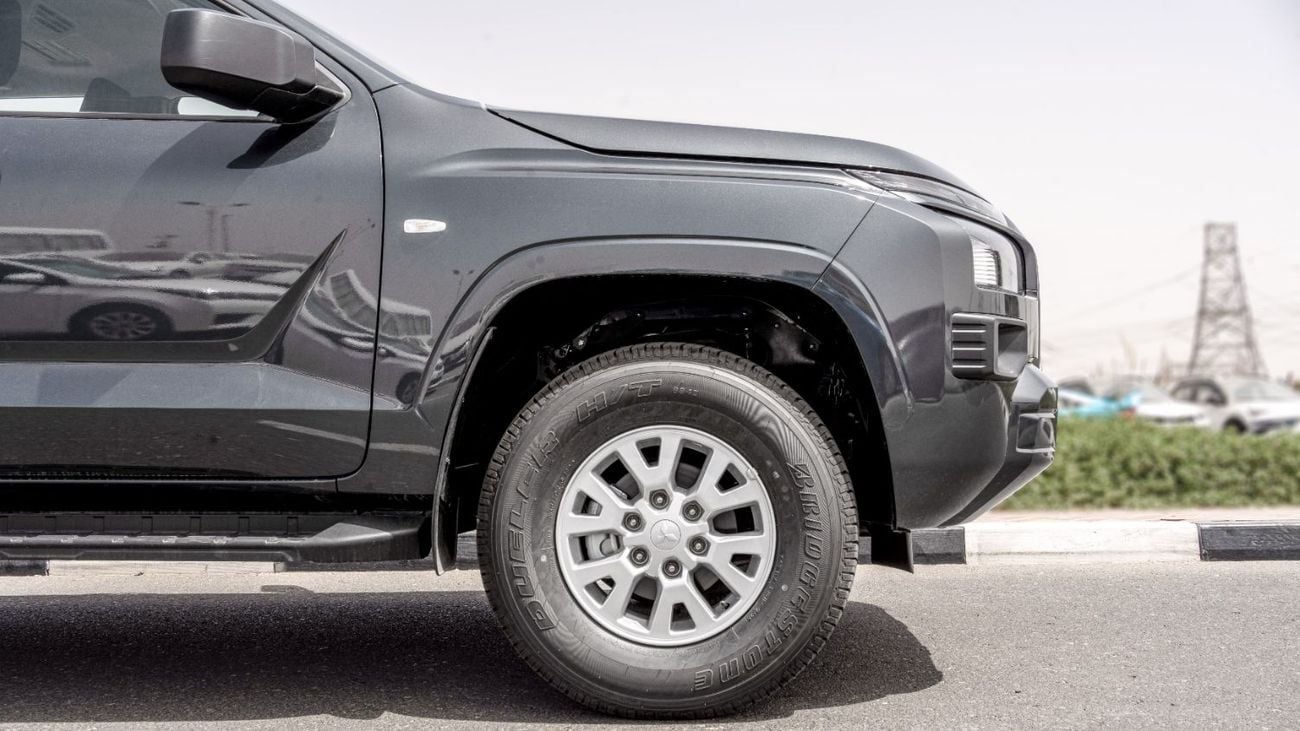Mitsubishi L200 GL 2026 Mitsubishi L200 GLX 2.4L MT Petrol (Gray-Black)