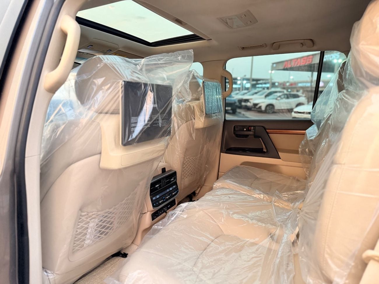 Toyota Land Cruiser GXR 2018 Upgrade 2024 V6 Full Option Petrol
