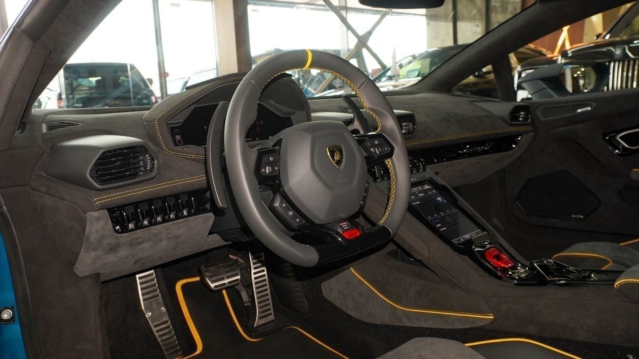 لامبورغيني هوراكان 2024 Lamborghini Huracán Sterrato | 1 of 1,499 | 5.2L V10 | Service and dealer Warranty | GCC Specs