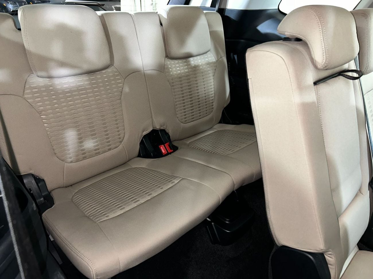 Ford Everest XLS EVR225 /AL TAYER MOTORS / AL QOUZ SHOWROOM
