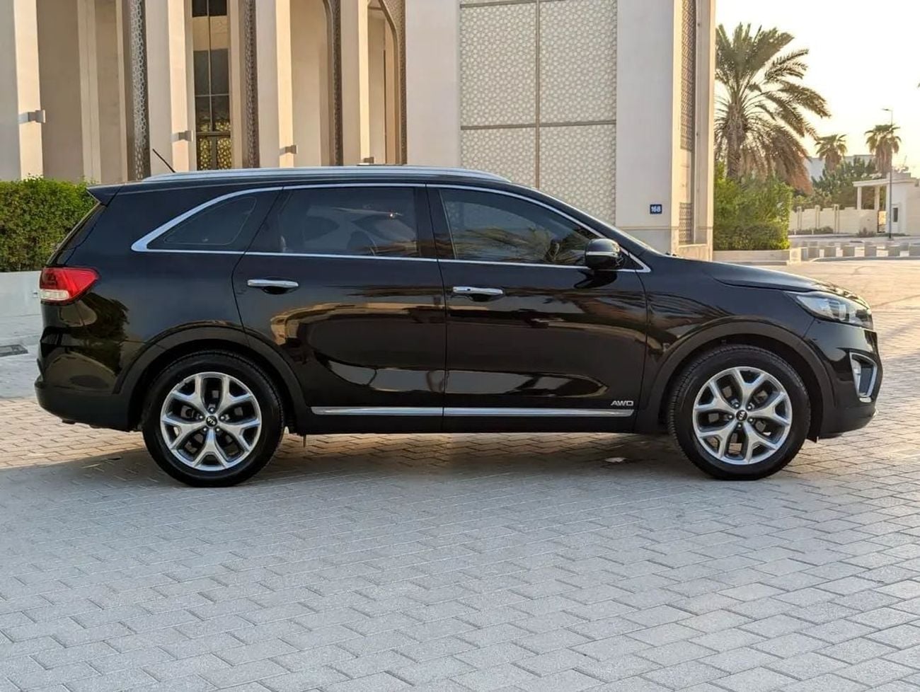 Kia Sorento LX Premium| Panoramic Roof | Full Option | V4 2.4L | AWD