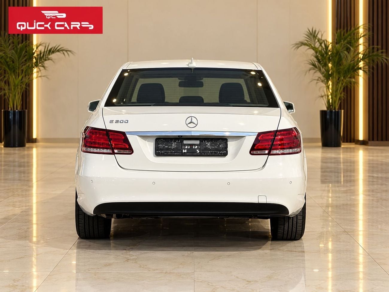 مرسيدس بنز E200 ستاندارد أرخص سيارة مرسيدس بنز E200 موديل 2014 | مواصفات خليجية | 260,000 كم | بحالة ممتازة