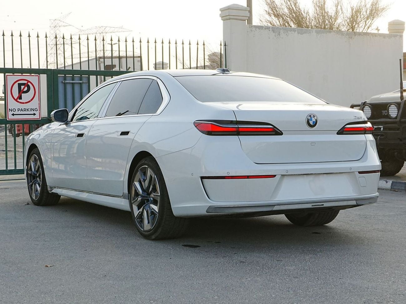 BMW 740i