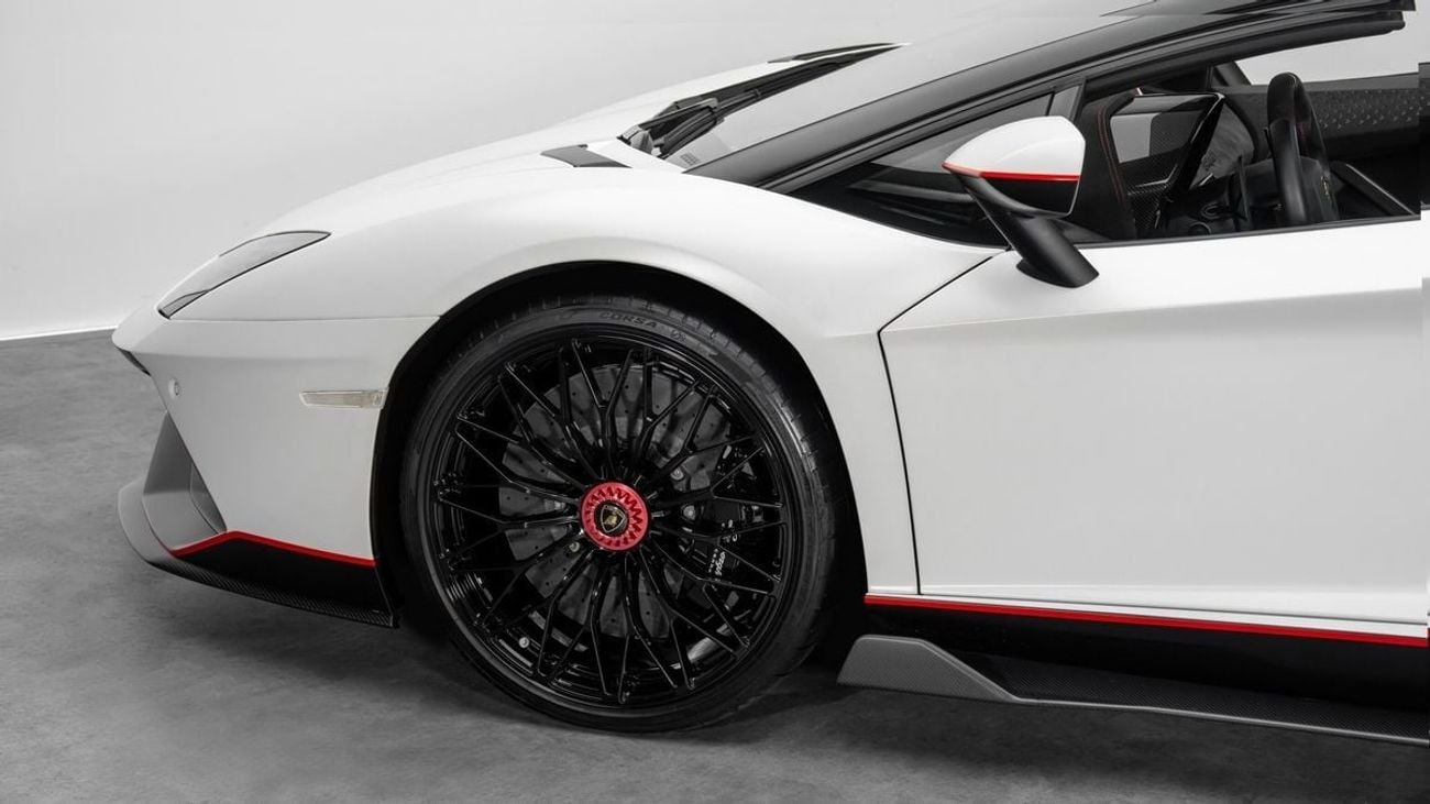 Lamborghini Aventador ULTIMAE Roadster - 2022 - GCC Specs