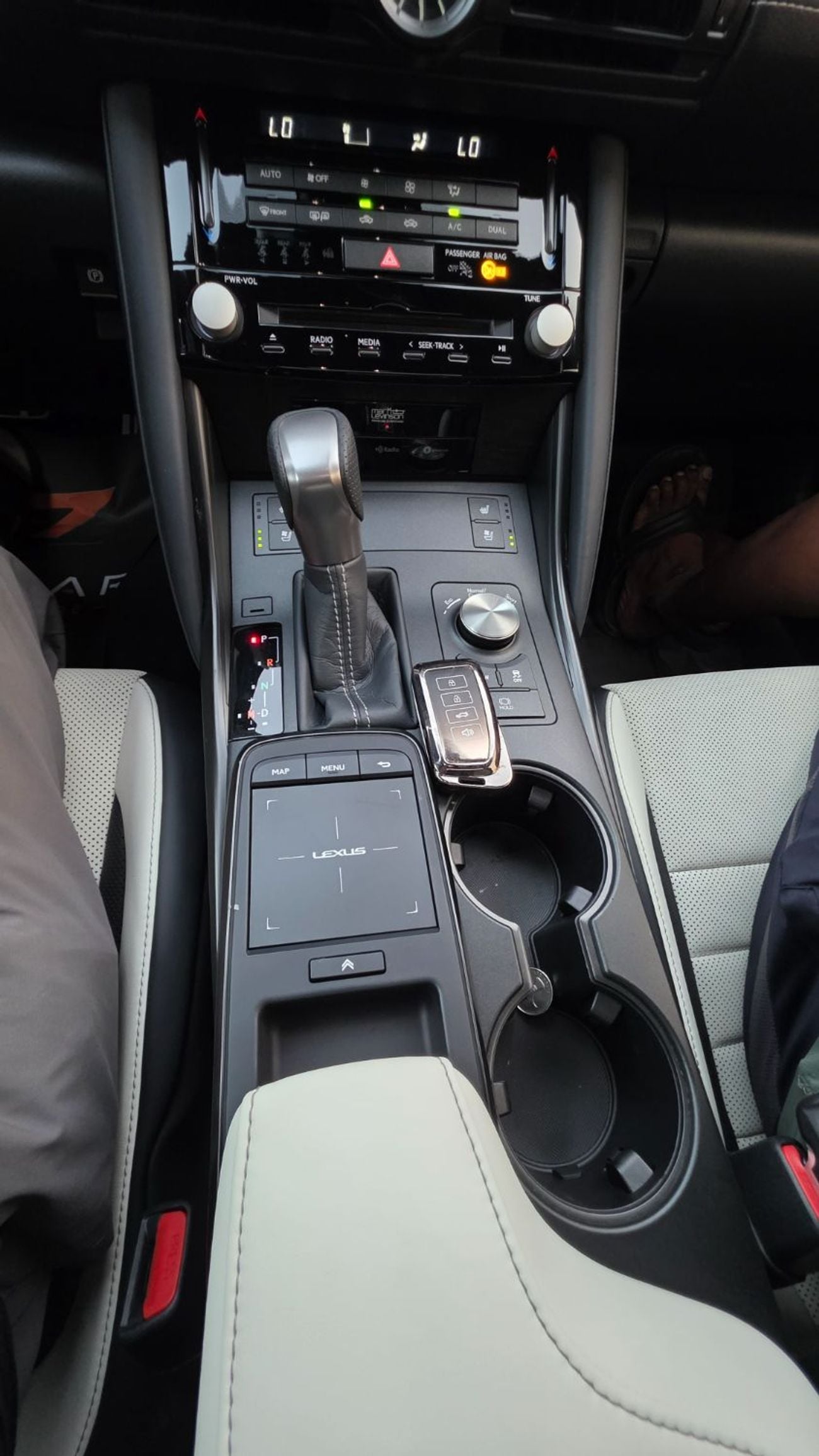 لكزس IS 350 F SPORT نسخة خاصة