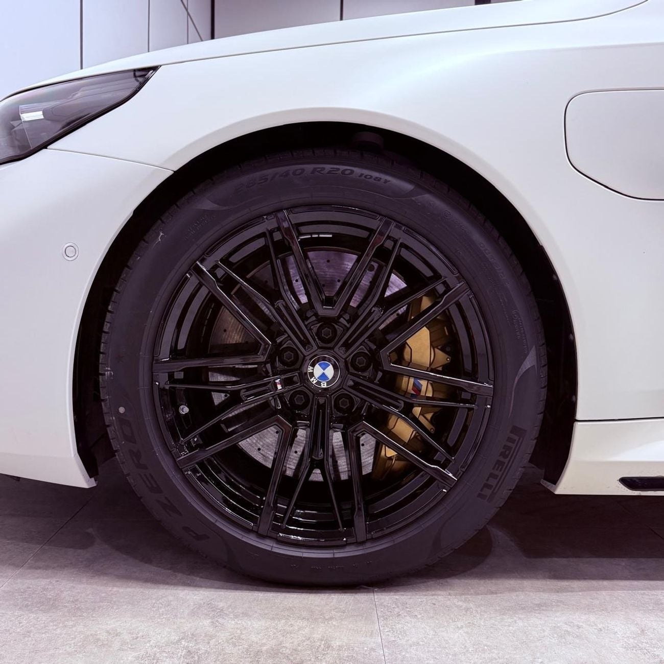 BMW M5 STANDARD GCC competition