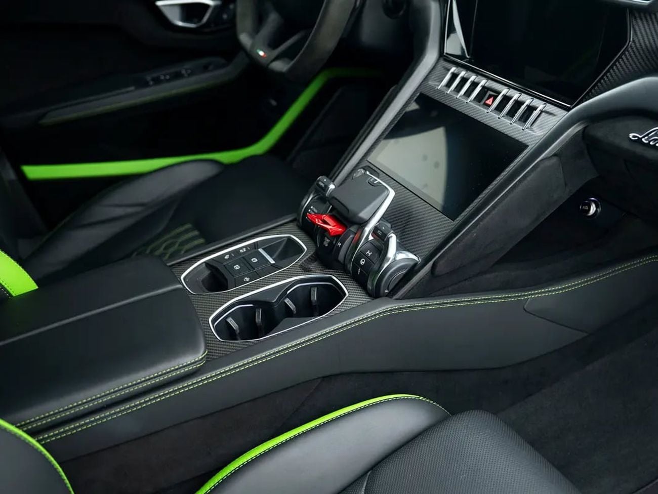 لامبورغيني اوروس PERFORMANTE Akrapovič Titanium Exhaust | Fresh Wrap | 10-Year Wrap Warranty