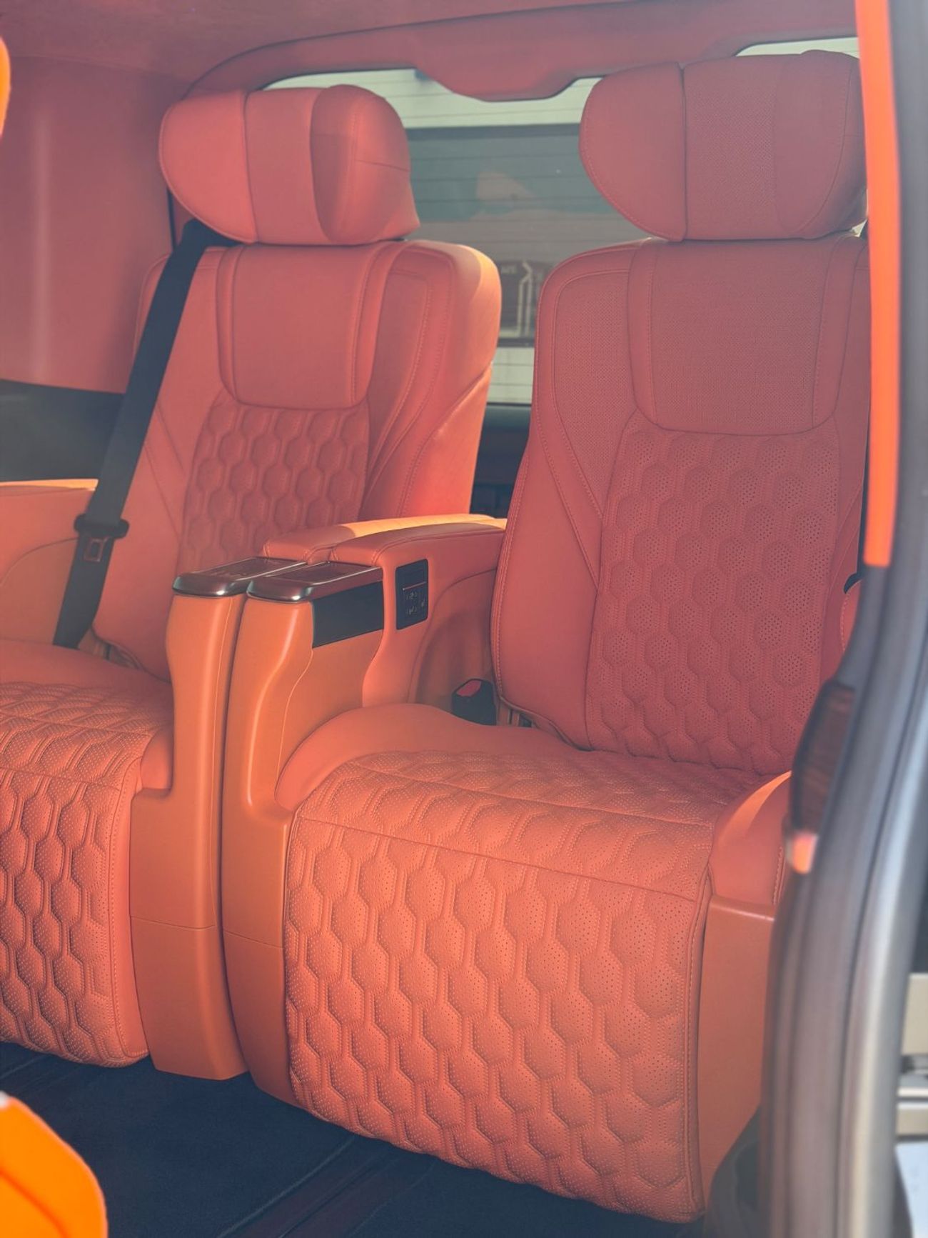 Toyota Granvia PREMIUM PETROL FULL OPTION WITH VIP EDITION