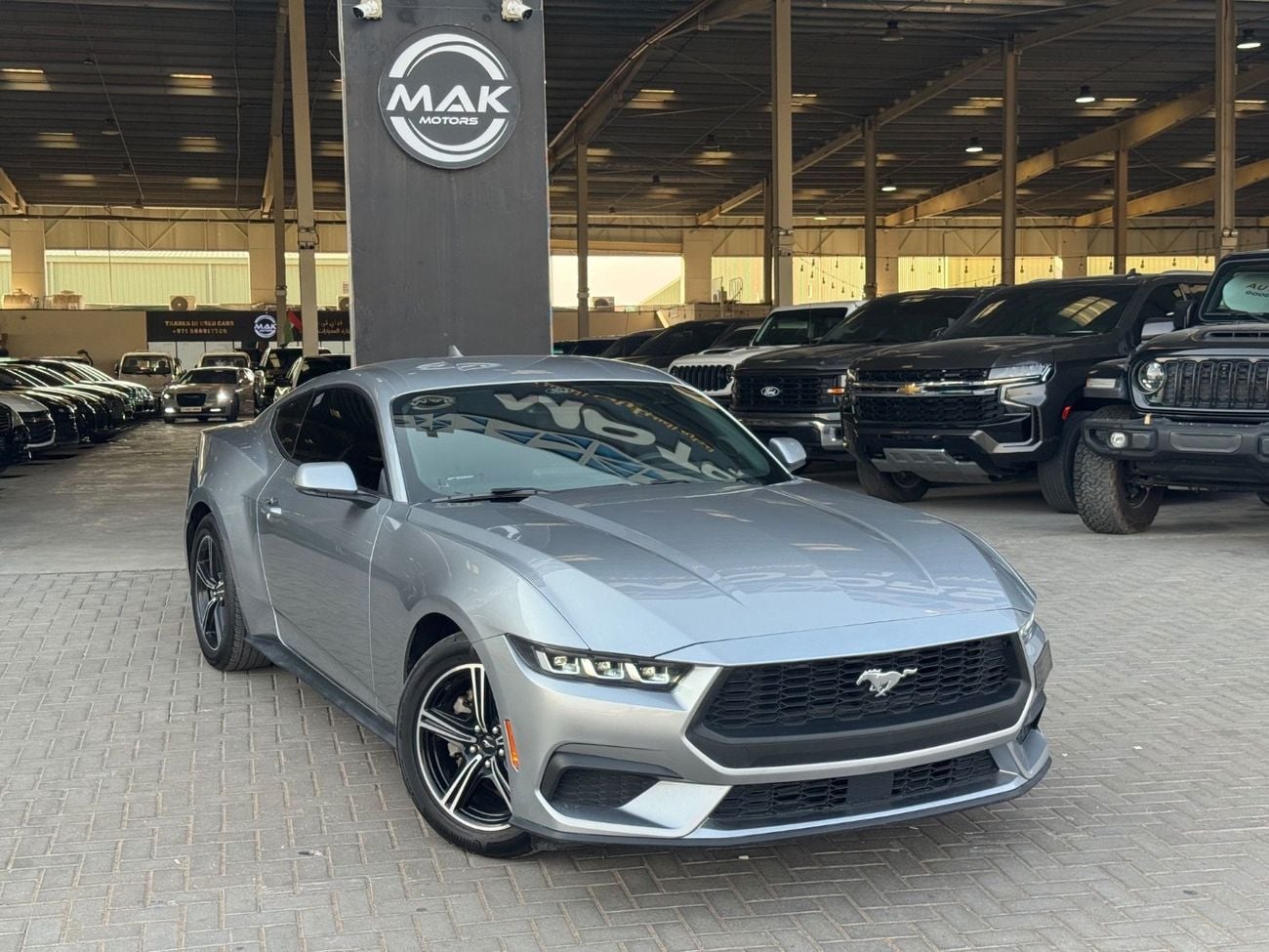 Ford Mustang STANDARD ECO BOOST / LOW MILEAGE/BIG SCREEN / RADAR / WIRELESS CHARGER/LANE DEPARTURE/BLIND SPOTS/