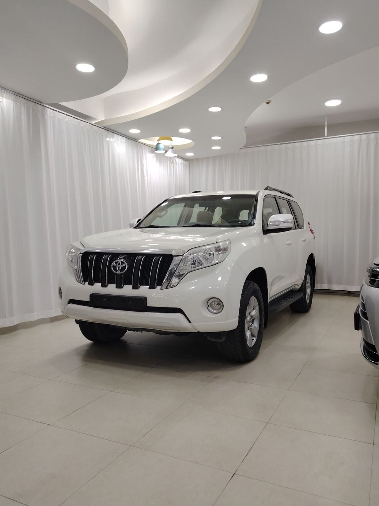 Toyota Prado GXR Toyota prado V6 GXR 2015 GCC