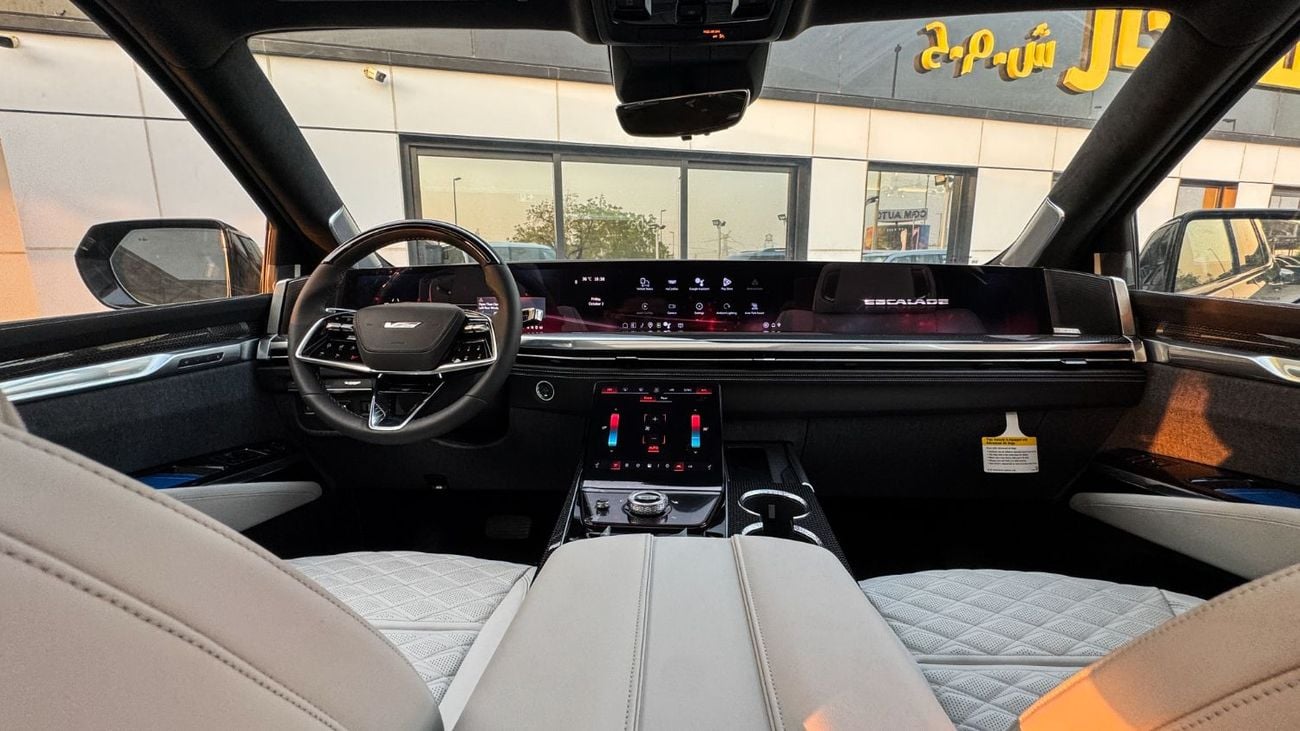 كاديلاك إسكالاد V SERIES Executive American Specs 2026 Brand New 6.2L V8 Supercharged