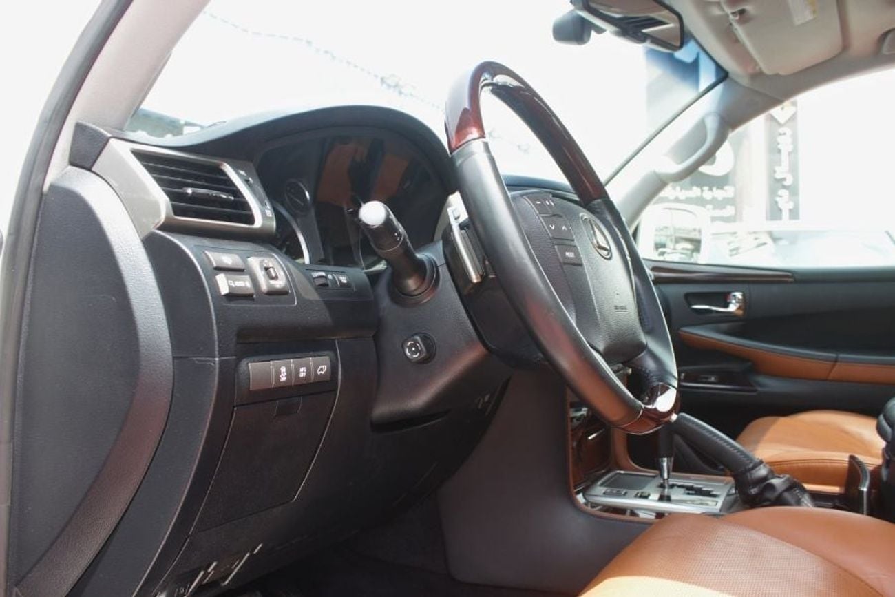 لكزس LX 570 PLATINUM