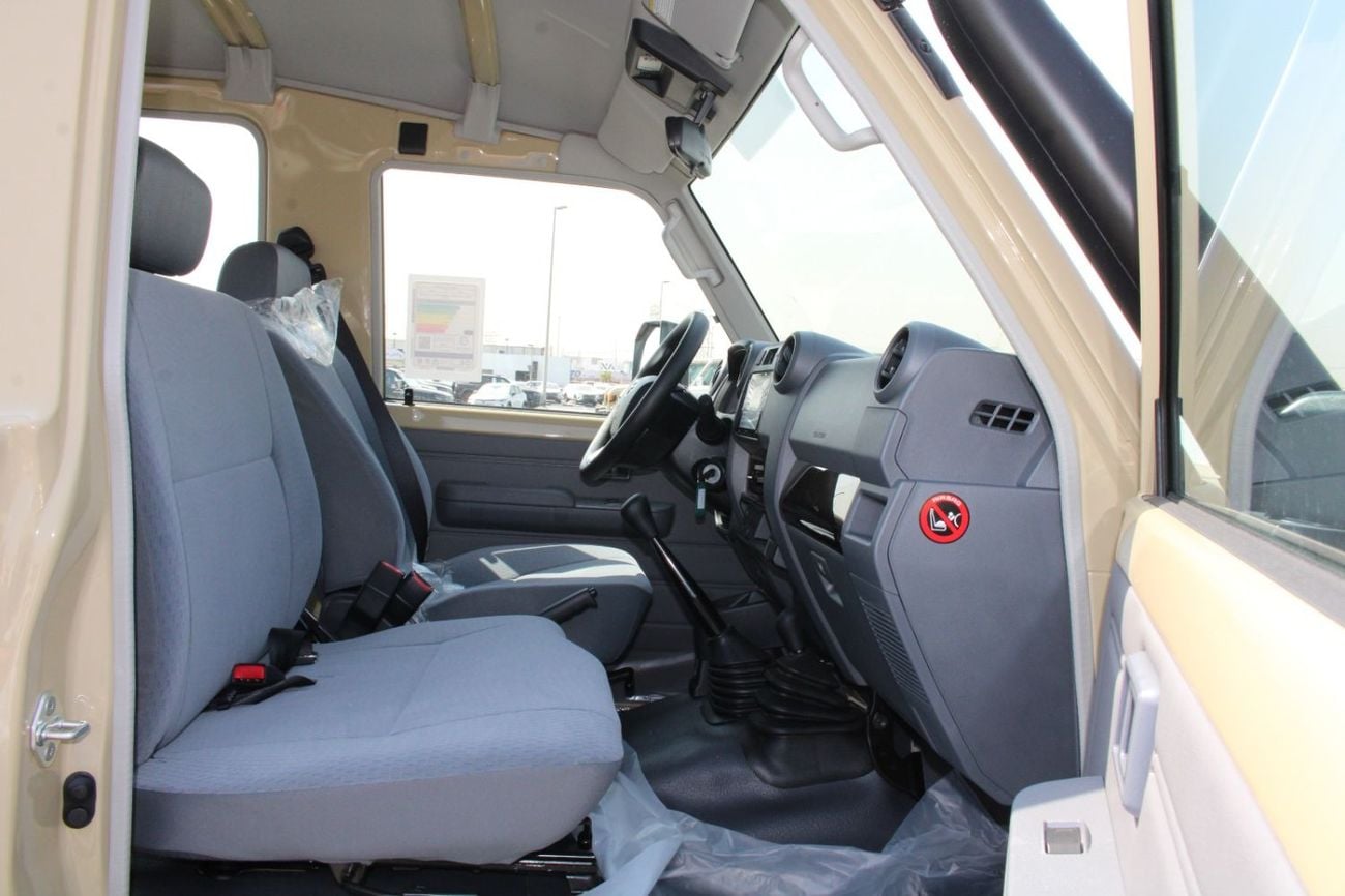Toyota Land Cruiser 70 LC 78 HARDTOP 4.0L MT