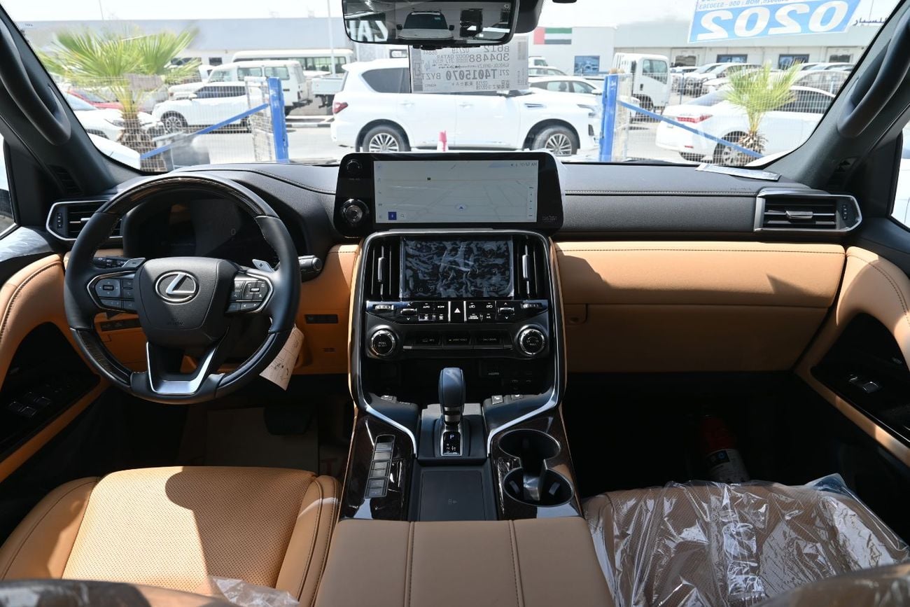 لكزس LX 700h SIGNATURE محرك V6 سعة 3.5 لتر بشاحن توربيني مزدوج + هجين، موديل 2026، اللون رمادي