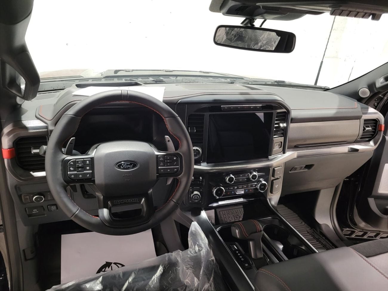 فورد F 150 PLATINUM سيارة جديدة سوبر كرو بمحرك V6 سعة 3.5 لتر