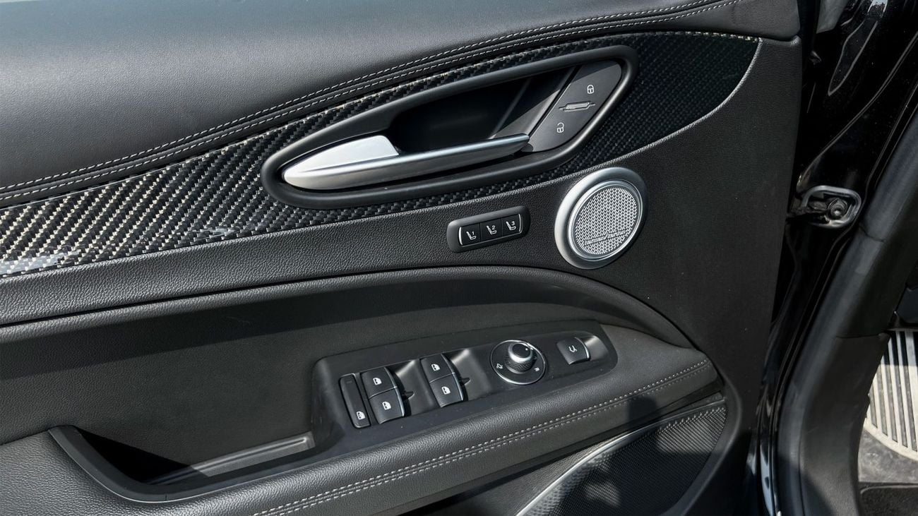 ألفا روميو ستيلفيو كوادريفوليو