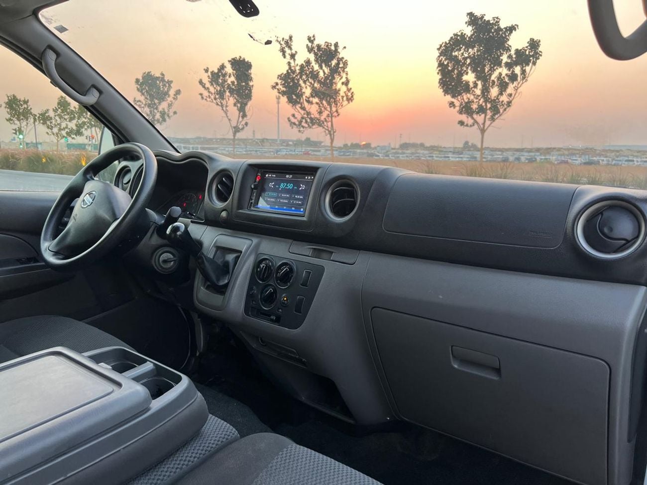 Nissan Urvan STANDARD