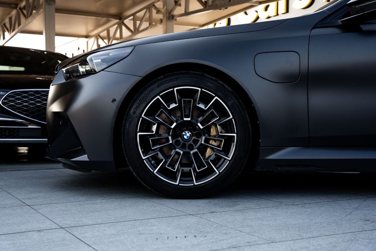 BMW M5 MASTERCLASS Touring 2025 GCC 4.4L Twin Turbo V8 PHEV Agency Warranty Full Service History 728hp
